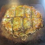 お好み焼き はまや - オリジナル鉄板にのったそば肉玉