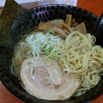 Ramen Kumo - 中華そば  600円  無料の中盛りでも結構な麺量がある。