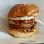 ハンバーガーショップ ロクモンセン - ハンバーグ（６００円）にいろいろとトッピング