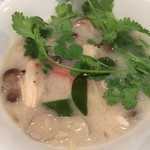 クルア・ナムプリック - トムカーガイ（S)