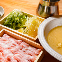 霧島豚　九条葱　針生姜　　白湯スープ