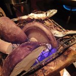 國廣 - 焼いてます。しいたけとニボシ