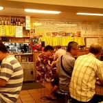 三ちゃん食堂 - 店内～昼から呑みもいいね！もちろん食事もおっけー！