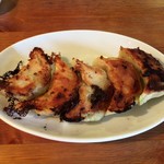 日光軒 - ちょっと焦げ目が多かった焼き餃子