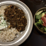 イドコロネ - インド風カレー&ミニサラダ（オリジナル） ¥800