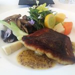 レストラン ペタル ドゥ サクラ - サーモンと野菜たち（アップ）（2017.4）