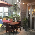 Betterave Bistro Jiro - 入り口とテラス席（全8席）