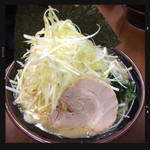 まくり家 - 醤油ネギラーメン 830円