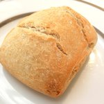 レストランひらまつ レゼルヴ - 特別ランチ<平日限定> 1980円 の自家製パン