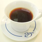 レストランひらまつ レゼルヴ - 特別ランチ<平日限定> 1980円 のコーヒー