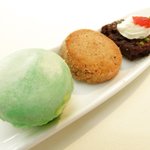 レストランひらまつ レゼルヴ - 特別ランチ<平日限定> 1980円 のオレンジのサフレ、ピスタチオのマカロン限定> 1980円 のオレンジのサフレ、ピスタチオのマカロン、ガトーショコラ