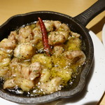 YAICHIRO - なんこつのアヒージョ