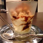 創作レストラン 一刻 - 自家製手ェラミス（サイドビュー）