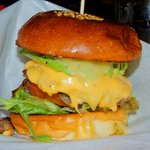 香留壇 - チーズバーガー・アボガドトッピング