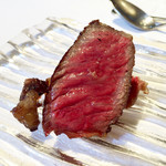 ウシマル - 九十九里オーシャンビーフ肩芯のロースト
      美しい赤！！