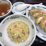日高屋 - 半炒飯と餃子6個