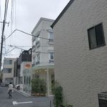 たまに行くならこんな店は、日暮里駅から谷中方面へ歩いてすぐのところにある、「ショコラティエイナムラショウゾウ」です。
          