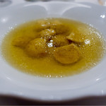 ペレグリーノ - 軍鶏のブロートのラビオリ