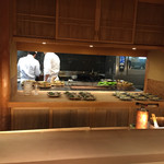 祇園 にしかわ - カウンターはキッチンが見れるんですね