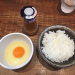 町田汁場 しおらーめん進化 本店 - 岡崎おうはんのたまごかけごはん