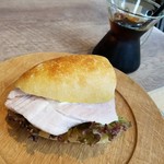 ル・シュクレクール - シャバタのサンドイッチ！ジャンボンブランですヾ(o≧∀≦o)ﾉﾞ