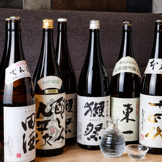 We offer a total of 40 types of carefully selected local sake from all over Japan!