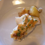 SAKURAGUMI - 下にはジャガイモが敷いてあり、一口大に切ってみました。