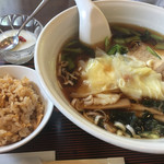 楼蘭 - ワンタン麺セット