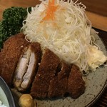 とんかつ一幸 - ニンニクスライスが挟まってます