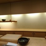 すゝき野 鮨金 - 店内。大将了承済み