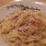 エミリア - フェットチーネのゴルゴンゾーラ クルミのせ
