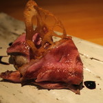 鈴しろ - 低温調理した合鴨を軽く燻製したもの。里芋のペースト添え　バルサミコソース