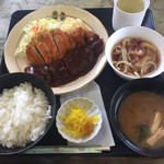 カリナン - 味噌カツ定食
      これで600円ですよ！