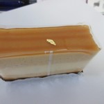 ソフィ ア ディモンシュ - ジャック４６０円。
                                
                                バニラムースとキャラメルムースに蜂蜜で煮た洋梨を組み合わせたお店の名前の付いたこの店を代表するケーキです。