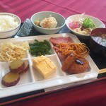 三次グランドホテル - 料理写真:バイキング８００円