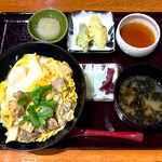Sumito Warayaki Hinataya - 藁焼き軍鶏の親子丼