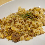 YAICHIRO - 挽き肉の油をまとった玉子ガーリックライス