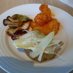 北海道スカイテラス MINORI - 鰤大根、鮭の朴葉味噌、エビチリ