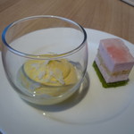 北海道スカイテラス MINORI - マンゴームース、桜のケーキ