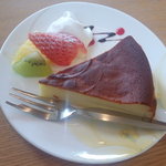 カフェトゥー 木造香舎 - ベイクドチーズケーキ