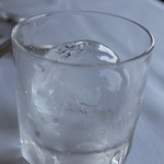スターゲイト - ロックグラスの丸く大きい氷
