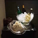 フォリオリーナ・デッラ・ポルタ・フォルトゥーナ - 白いバラの花言葉は「尊敬」