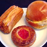 LE･MANGER - ドライトマトとツナの箱舟、プチポワン（ジャム）、ベーカーズバーガー