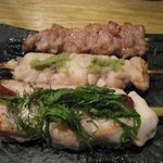 酉の - 青森シャモロック希少部位の首筋とおたふく、南部鶏の笹身梅肉