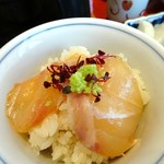 日本料理 華の縁 - まずは、このまま。新鮮な鯛は美味しい。