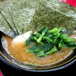 家系ラーメン王道 いしい - 硬め・濃いめ・海苔増し