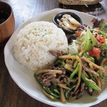 来間島産ピーマンの青椒肉絲(大盛)