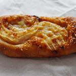 ブズワン - イタリアンカレーと玉葱、全粒粉100%のパン