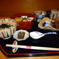 可ん寅 - 昼膳　　（牛肉の八幡巻き）