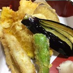藪そば - てんぷらのアップです。